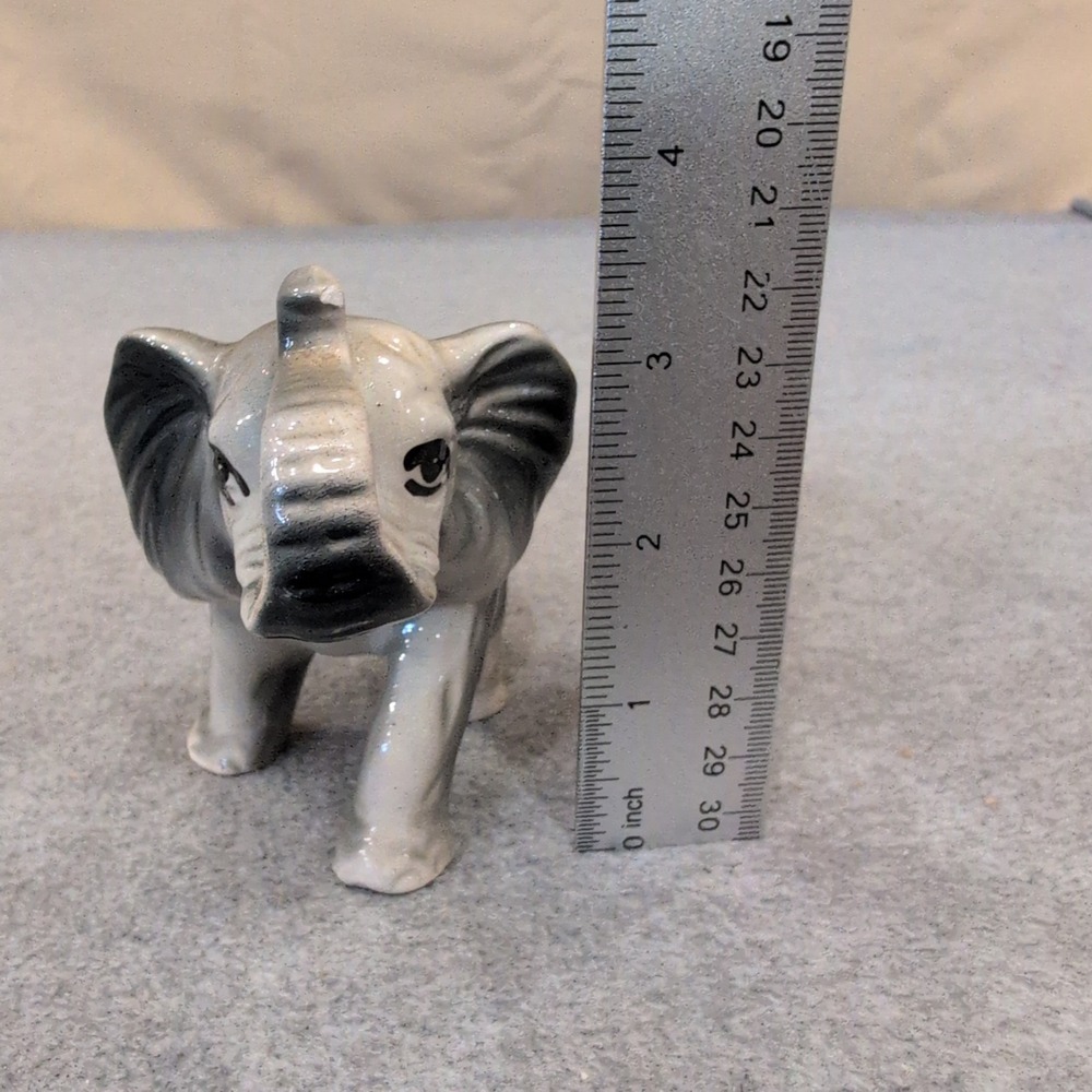Vintage Gray Ceramic Elephant‎ Figurine Trunk Up Good Luck Decorative Miniature - Picture 2 of 4